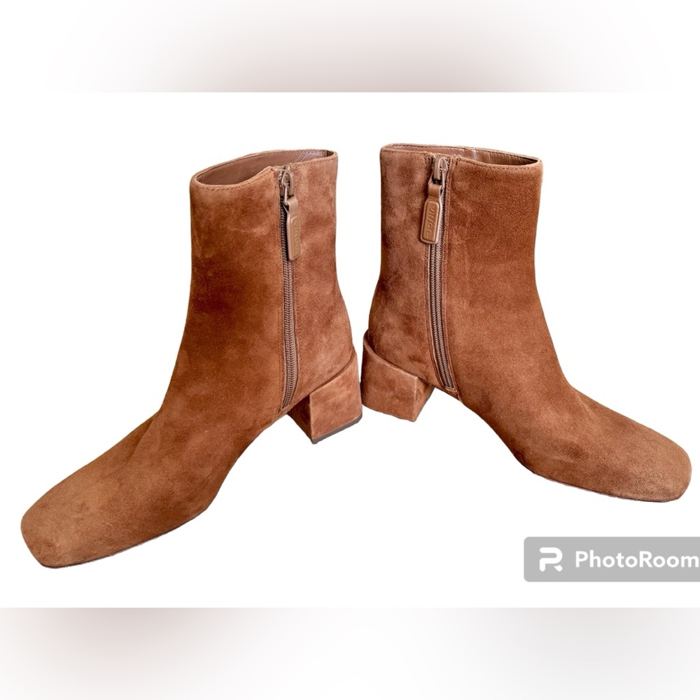 Vince Boots (NWT!)